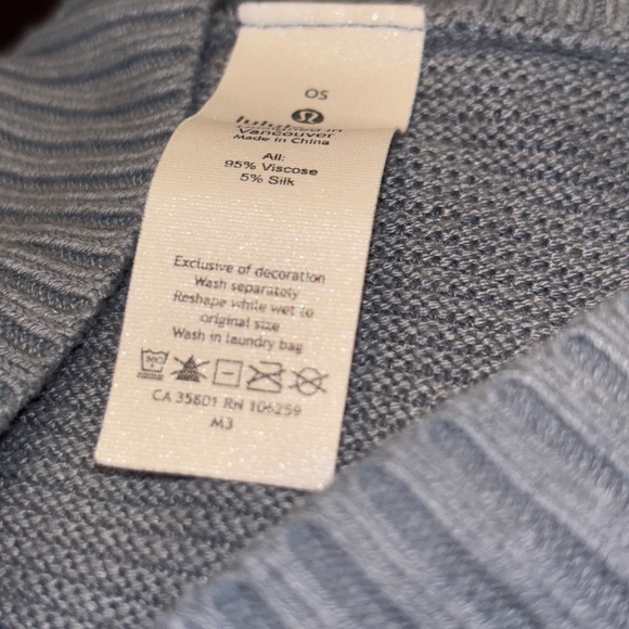 Women’s Lululemon Blue Forward Flow Knit Sweater Top Poncho OS - Picture 4 of 5